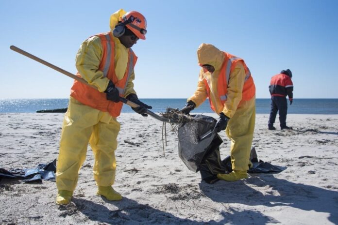 oil shore cleanup Jacob Riis Park Beach