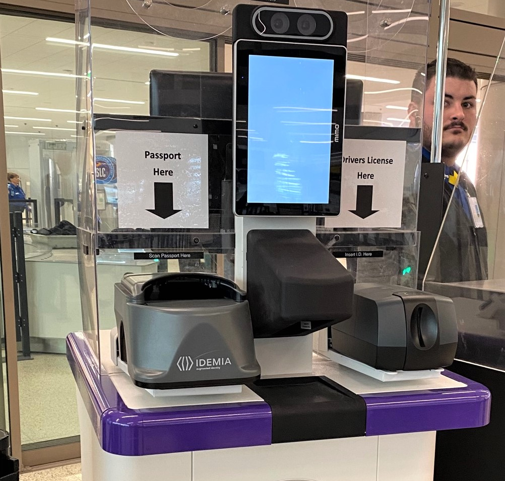 O Aeroporto Internacional de Salt Lake City usa a nova tecnologia de autenticação de credenciais e aceita carteiras de motorista móveis